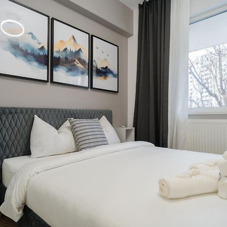 Elegant Gem Victoriei Avenue Appartement Boekarest Buitenkant foto