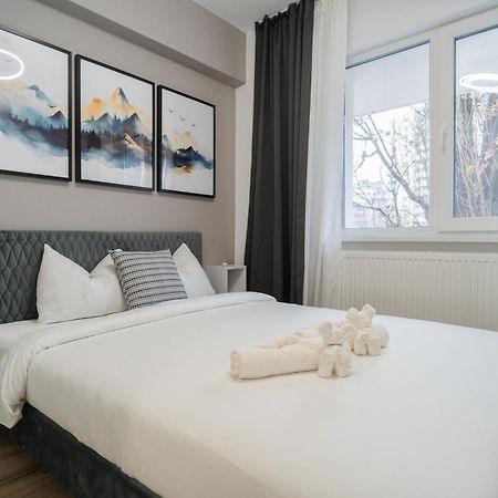 Elegant Gem Victoriei Avenue Appartement Boekarest Buitenkant foto