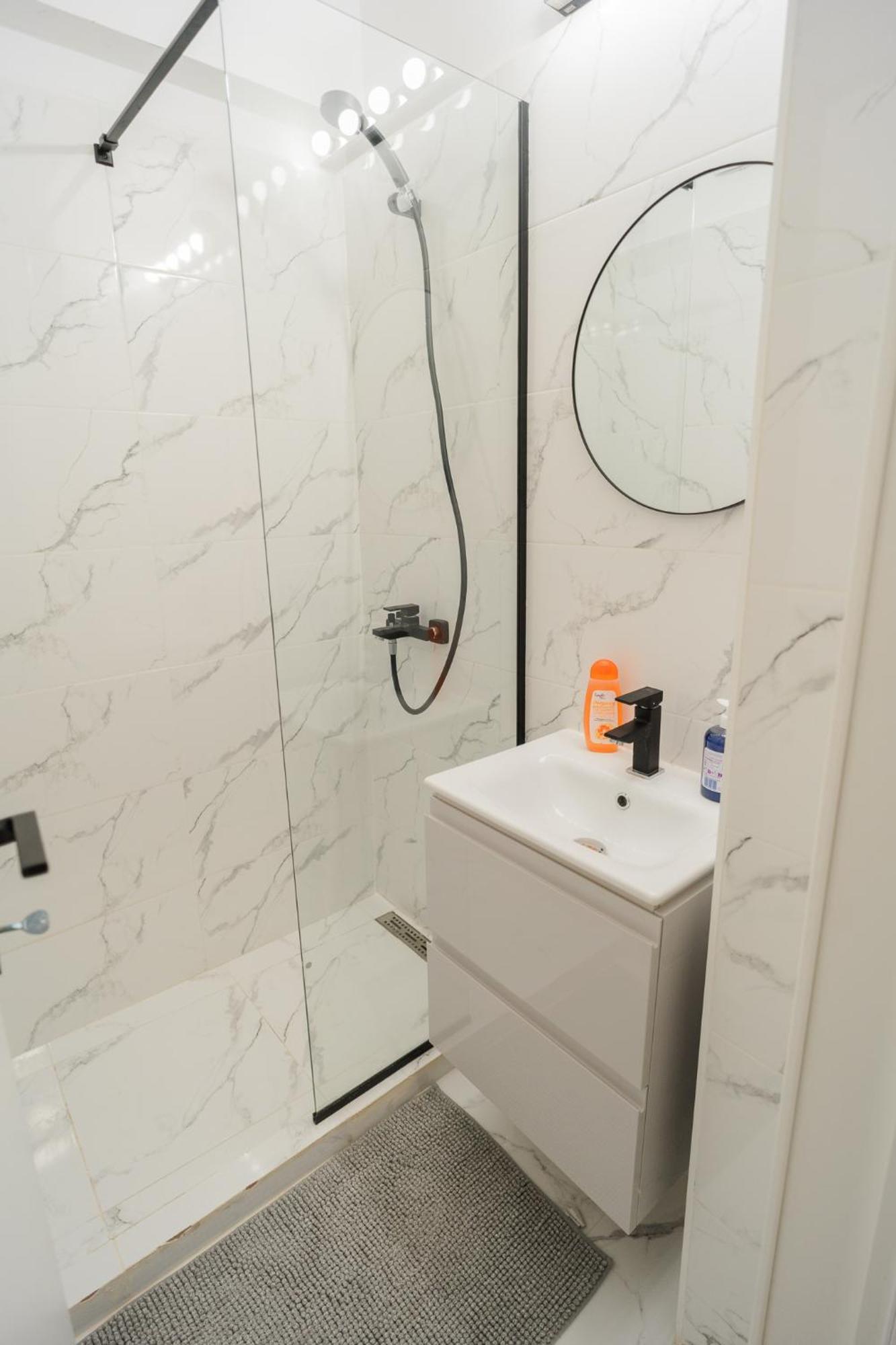 Elegant Gem Victoriei Avenue Appartement Boekarest Buitenkant foto