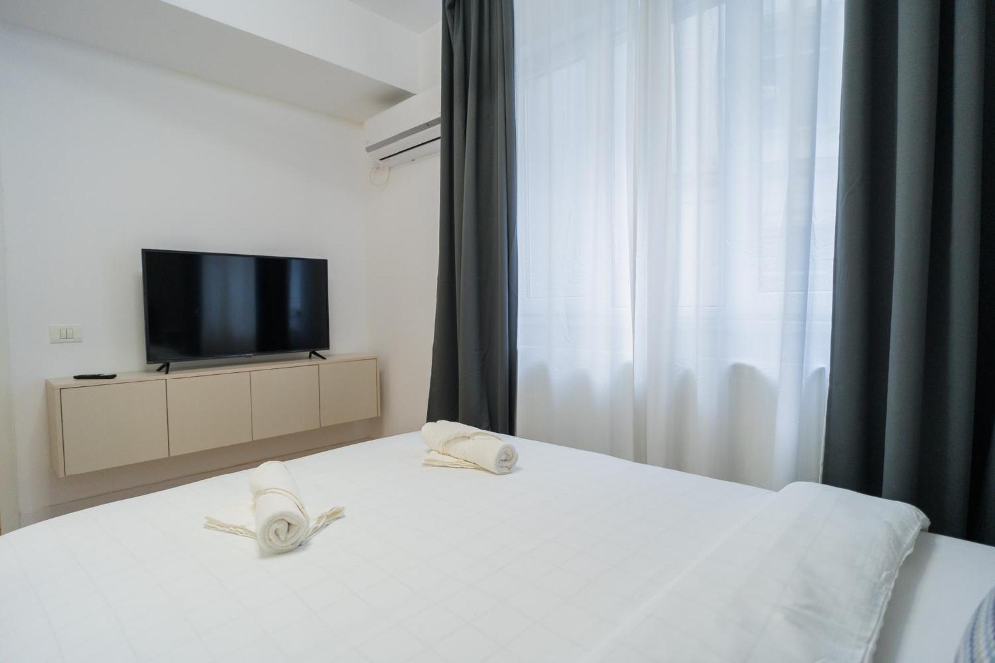 Elegant Gem Victoriei Avenue Appartement Boekarest Buitenkant foto