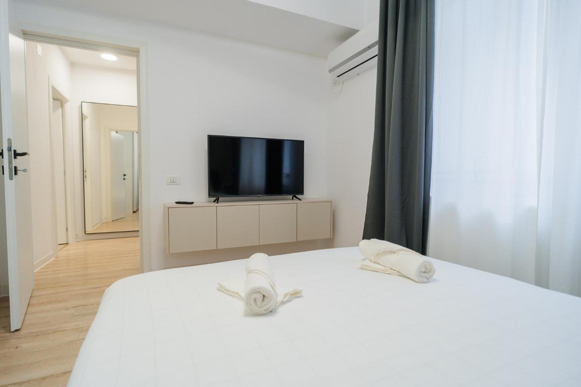 Elegant Gem Victoriei Avenue Appartement Boekarest Buitenkant foto